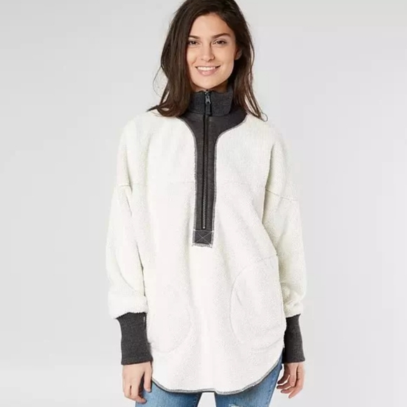 Mountain Dreamin' Reversible Fleece - Picture 1 of 10